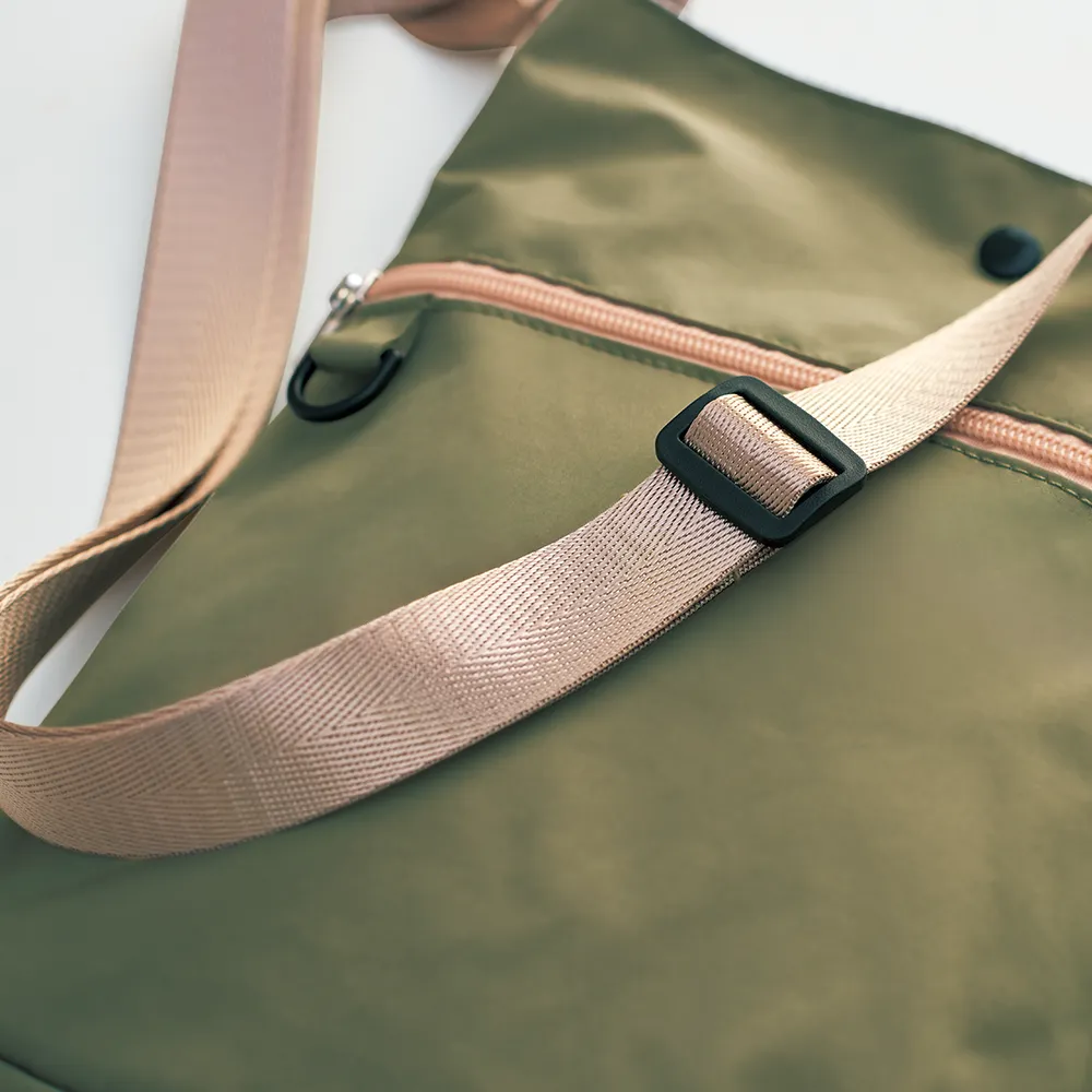 ファスナーポケット付き保冷温ショルダーバッグ(撥水加工)