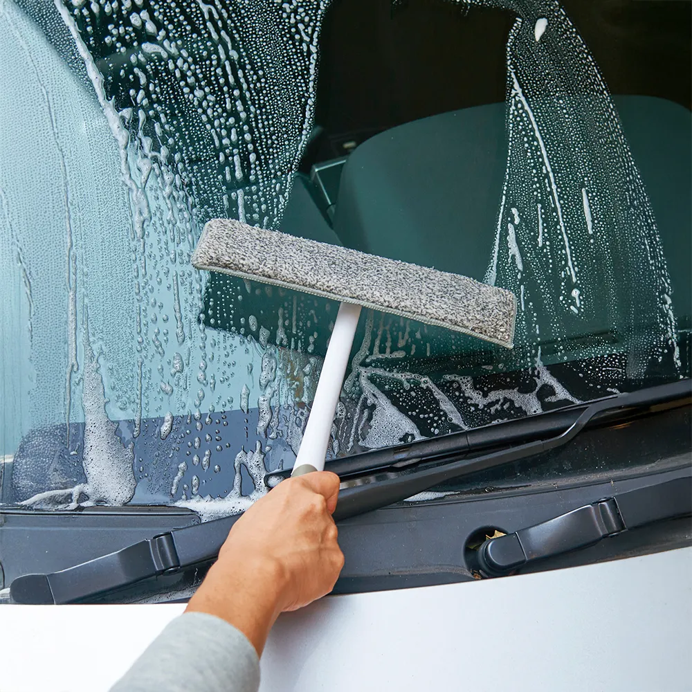 収納便利なマルチウィンドウワイパー