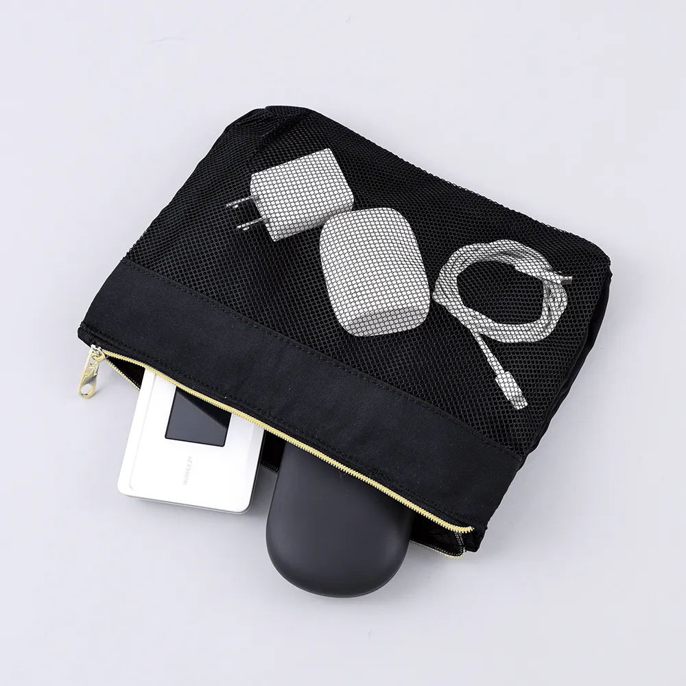 整理がしやすい4in1ポーチ