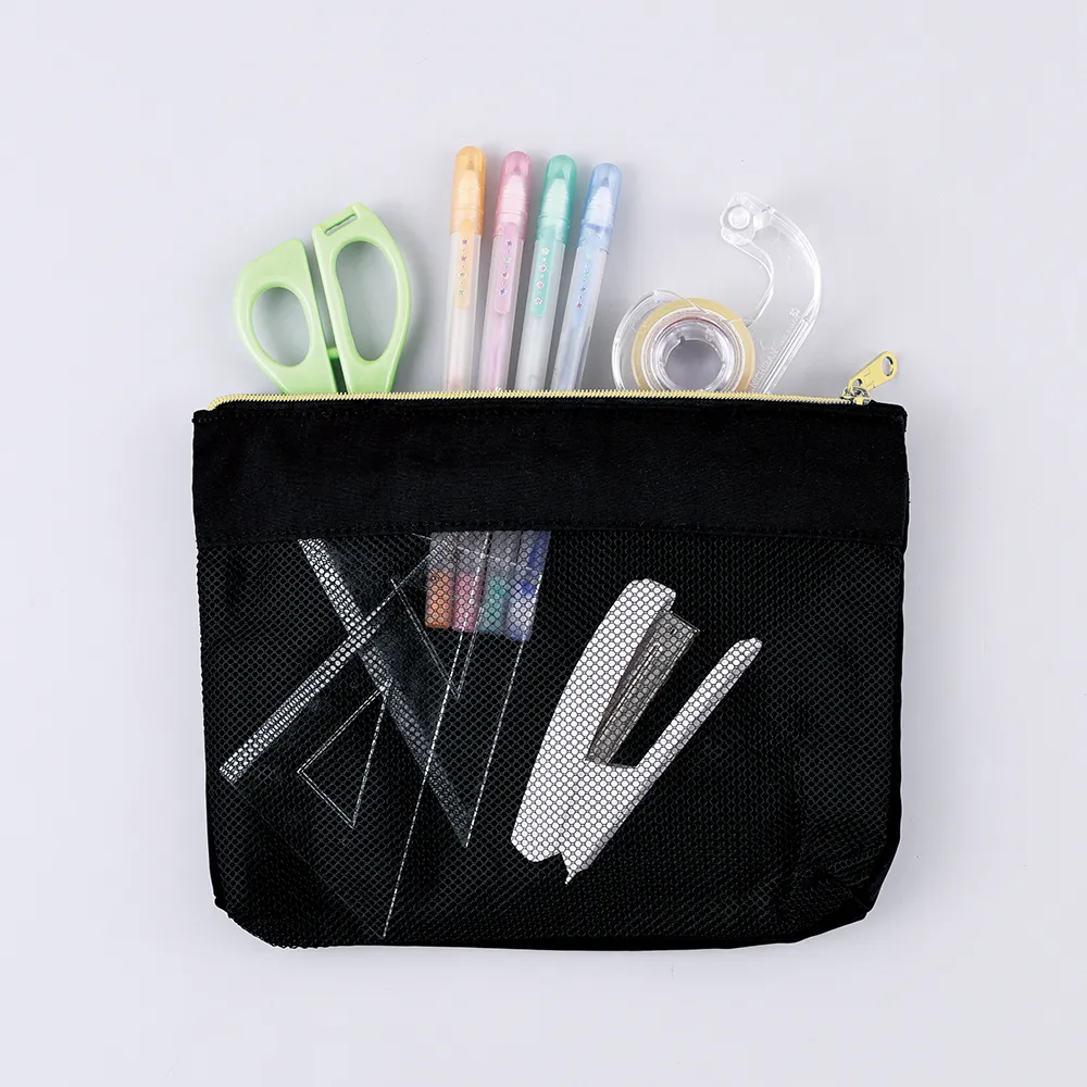 整理がしやすい4in1ポーチ