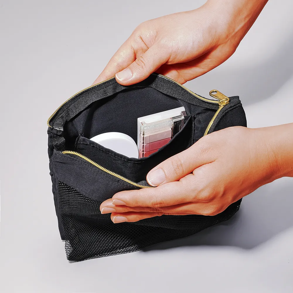 整理がしやすい4in1ポーチ