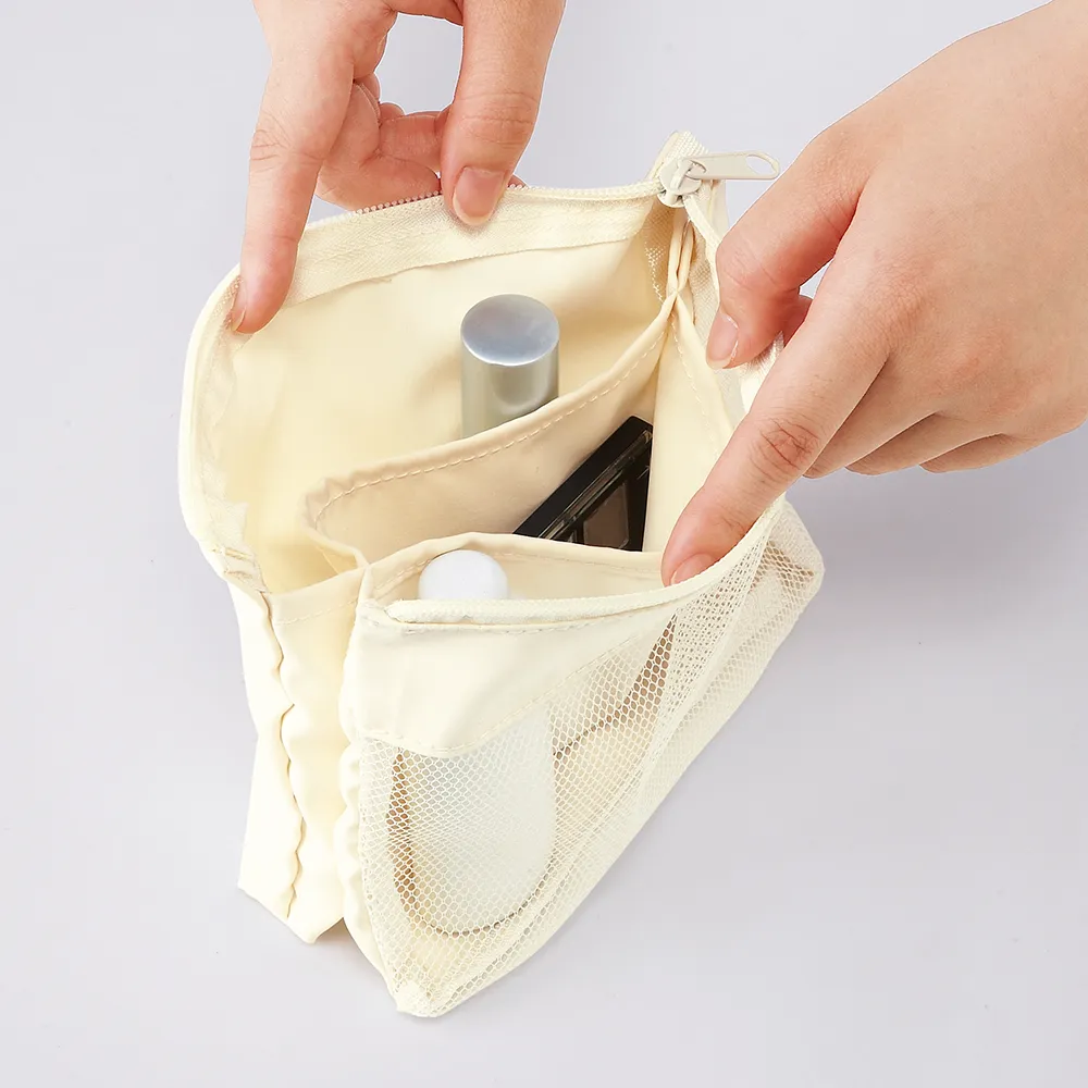 仕分けできる3層ポーチ