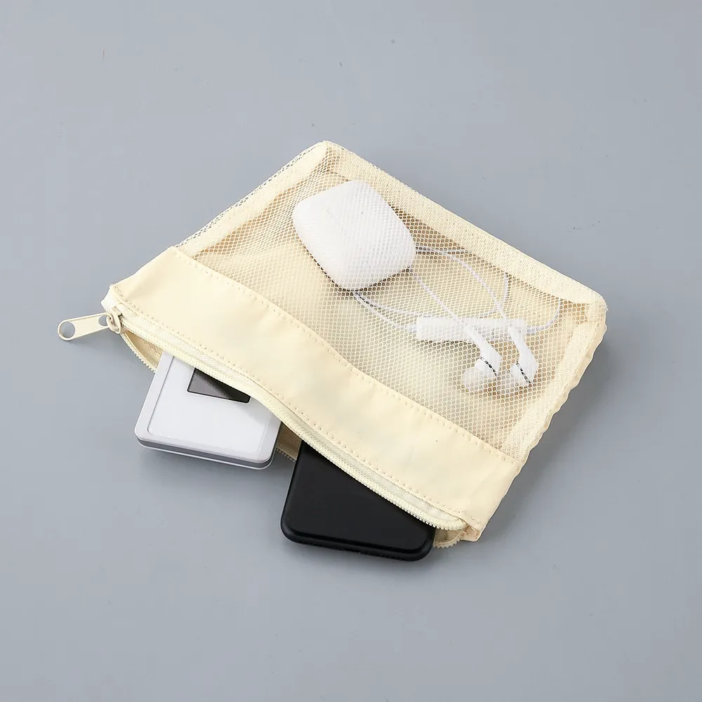 仕分けできる3層ポーチ