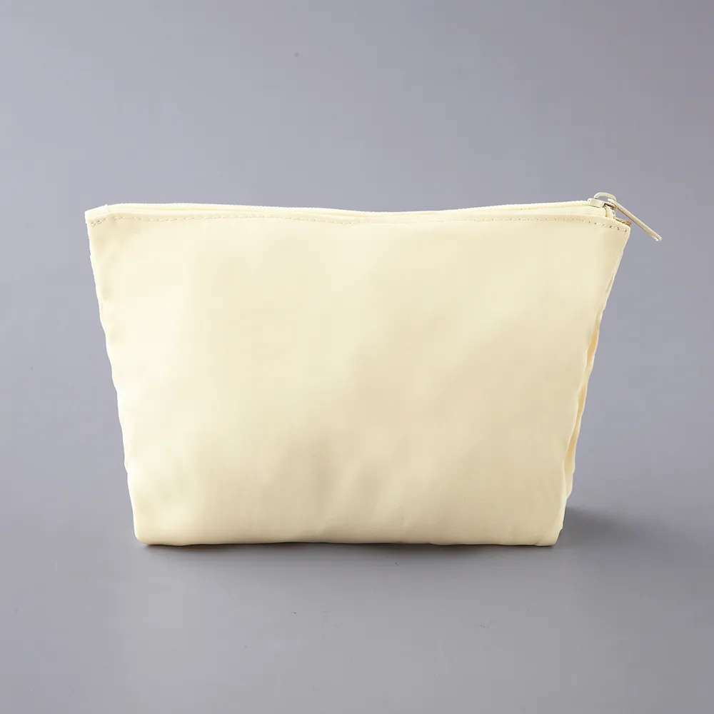 仕分けできる3層ポーチ